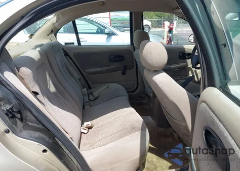 2002 Saturn S-Series Sl2 z USA, uszkodzony, nr VIN 1G8ZK52712Z234021